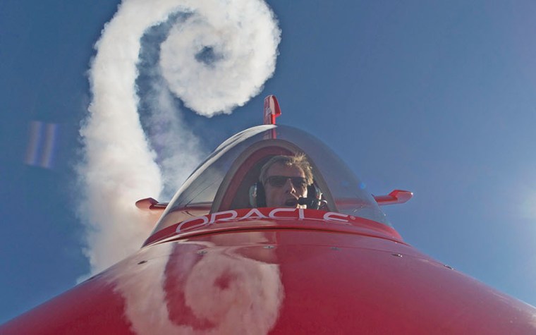 EAA’s The Green Dot – Sean D. Tucker